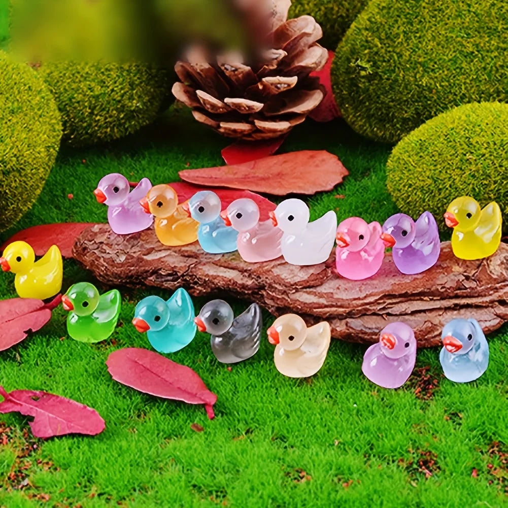 30/60/100PCS Glow-in-the-Dark Mini Duck Figurines – Luminous Fairy Garden Micro Landscape Decorations